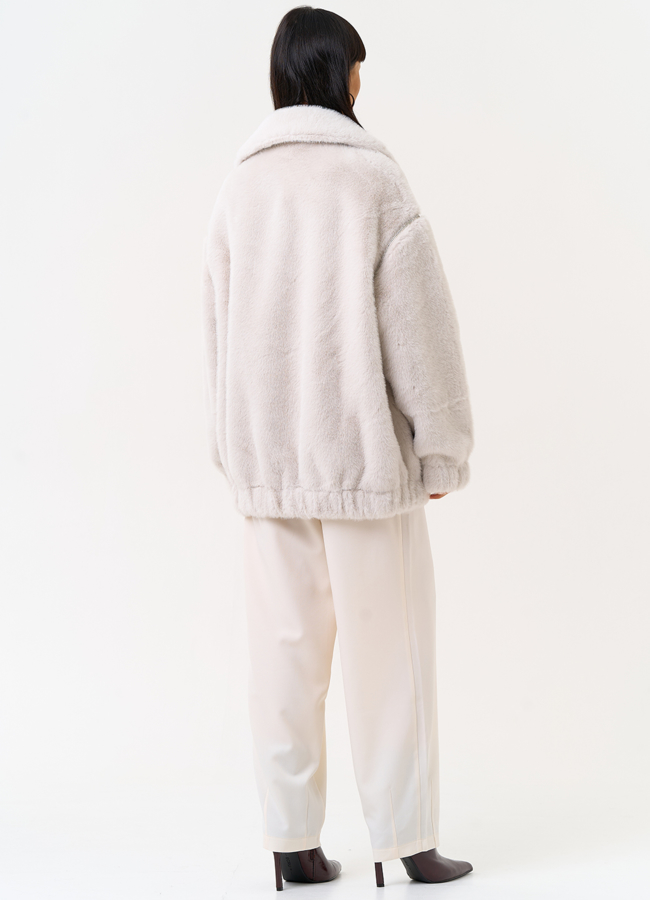 Женский бомбер из эко меха со съемными рукавами модель № 31276 в кредит