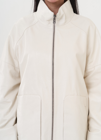 Удлиненная куртка из натуральной кожи белого цвета