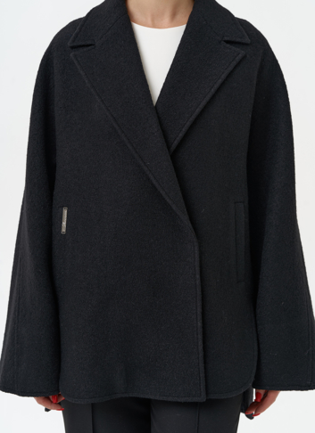 Укороченное пальто с английским воротником