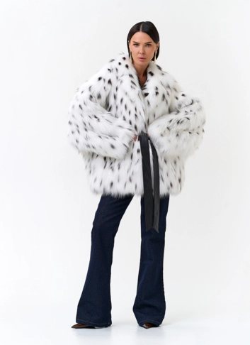 Шуба из меха лисы с инкрустацией под рысь