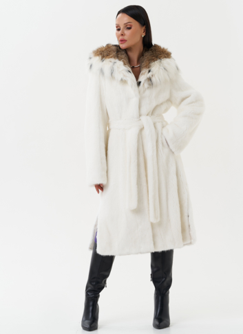 Шуба из белой  норки с капюшоном из рыси