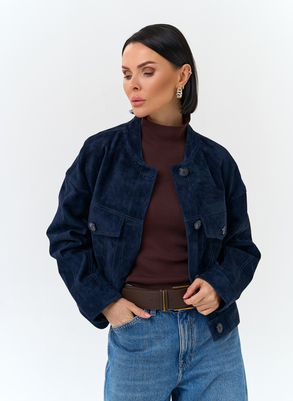 Женская куртка из натуральной замши синего цвета