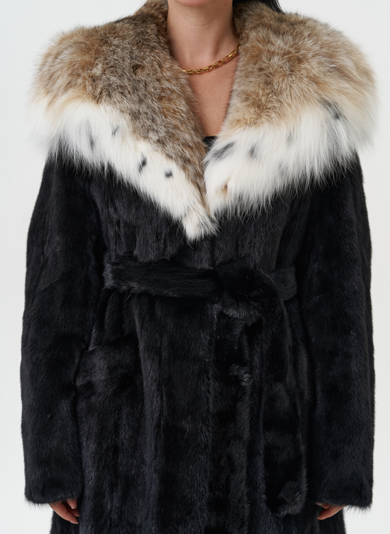 Норковая шуба с капюшоном из меха рыси