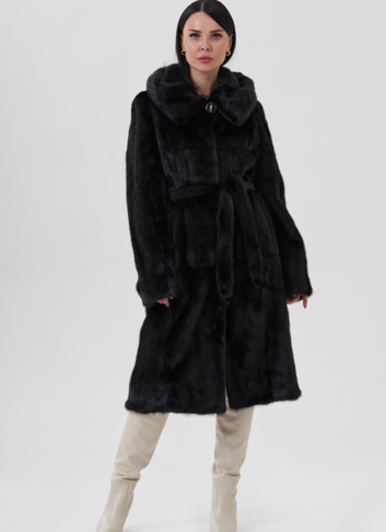 Шуба из норки черного цвета с капюшоном 