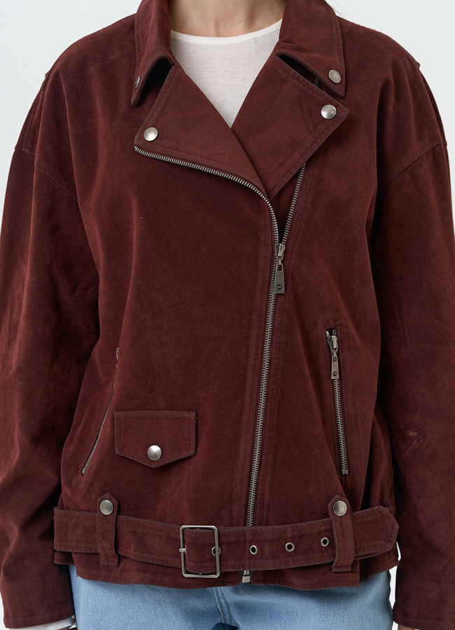 Куртка косуха из эко замши бордового цвета модель № 30374 универмаг малина