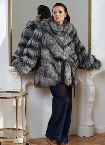 Шуба из меха финской серебристой лисы