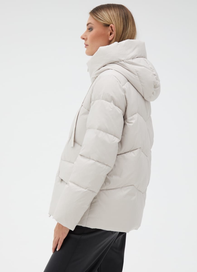фото Женский светлый пуховик с капюшоном модель № 31144