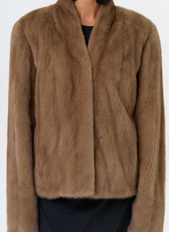 Укороченная шуба из меха норки 