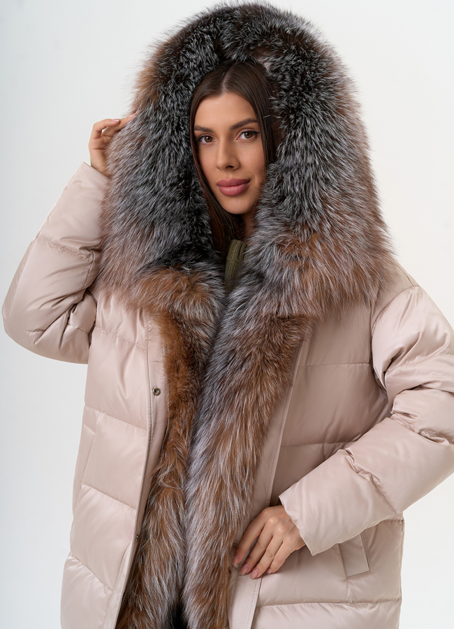 Женский пуховик с отделкой из меха блюфрост модель № 31440 универмаг малина