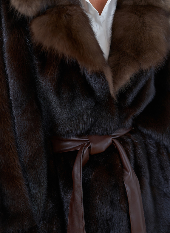 Женская шуба из меха норки с воротником из меха куницы