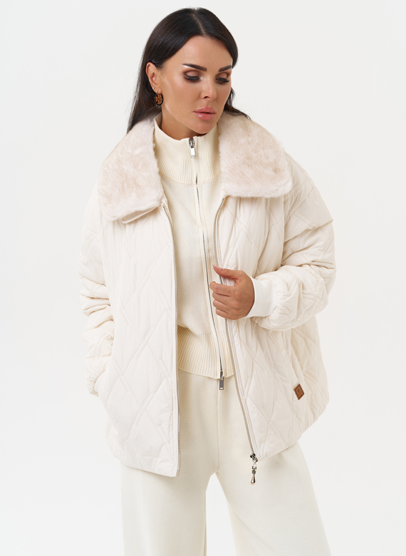 Женская куртка на молнии